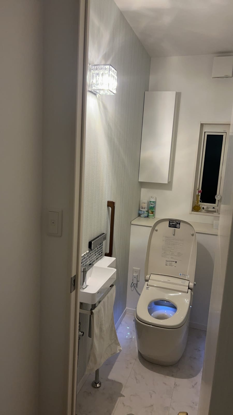 リフォーム工事 施工例 トイレ改修(タンクレストイレ・手洗器設置)